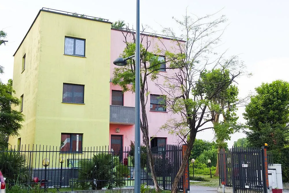 Aparthotel B&B Quercia Residence Milan